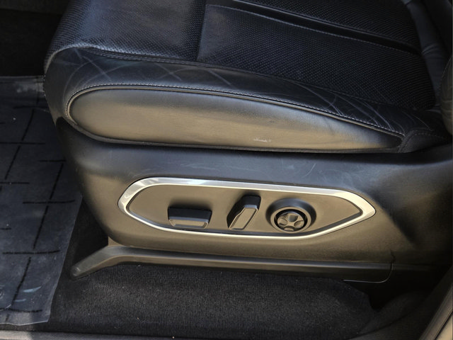 Used 2022 Jeep Wagoneer Series III RWD image 29