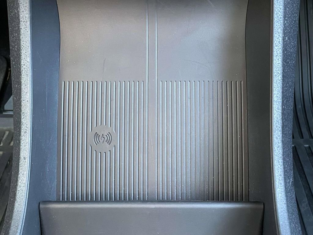 Certified 2025 Volvo EX30 Plus w/ Protection Package Premier image 19