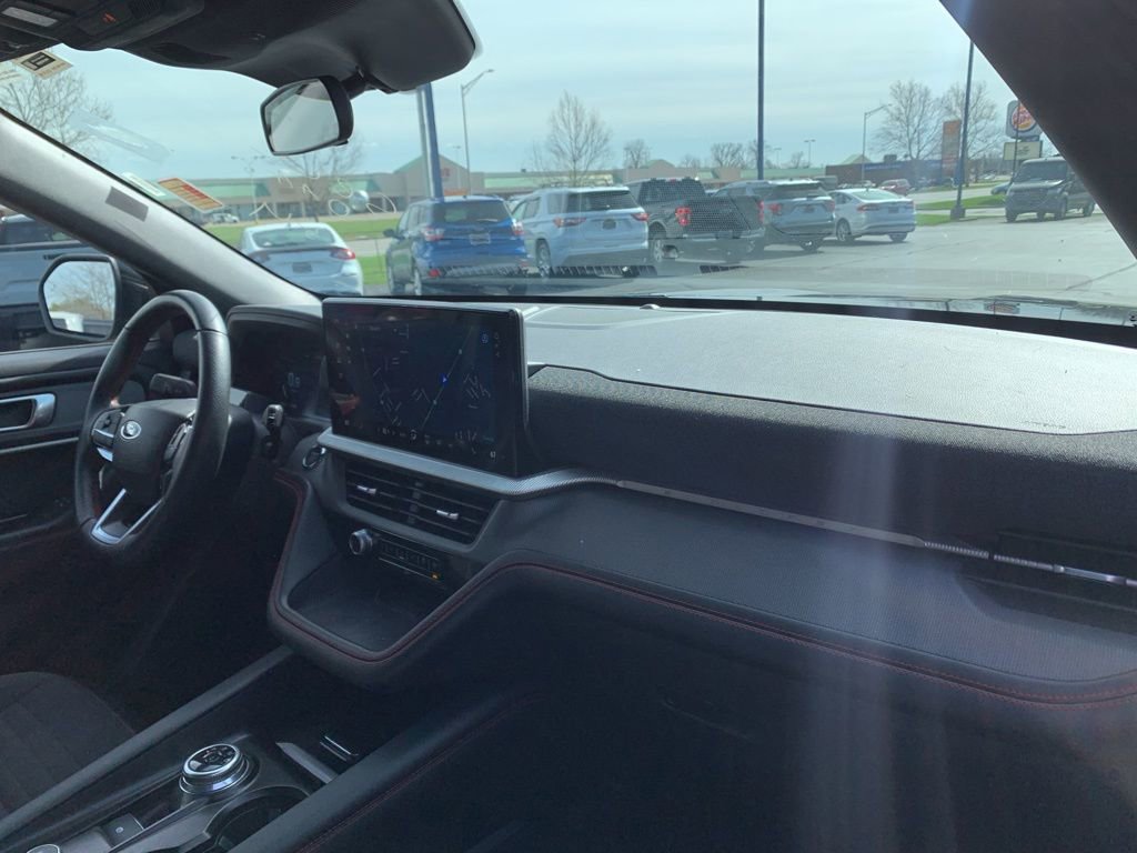 Used 2025 Ford Explorer ST-Line w/ ST-Line Street Pack image 18