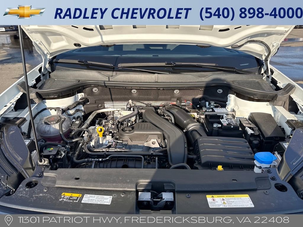 Used 2025 Volkswagen Taos SE image 16