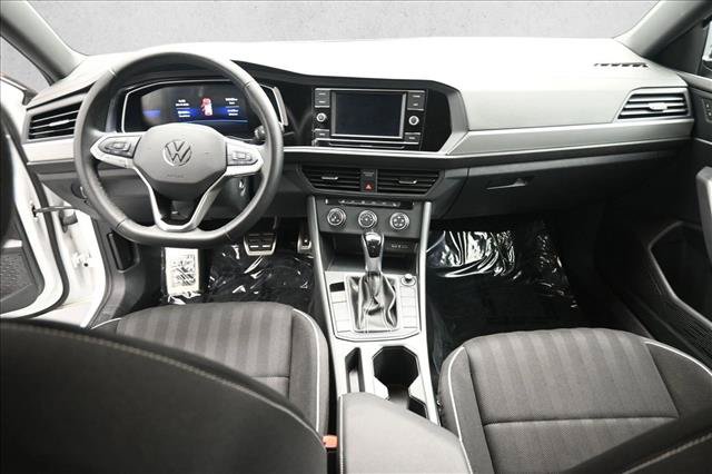 Used 2024 Volkswagen Jetta Sport FWD image 20