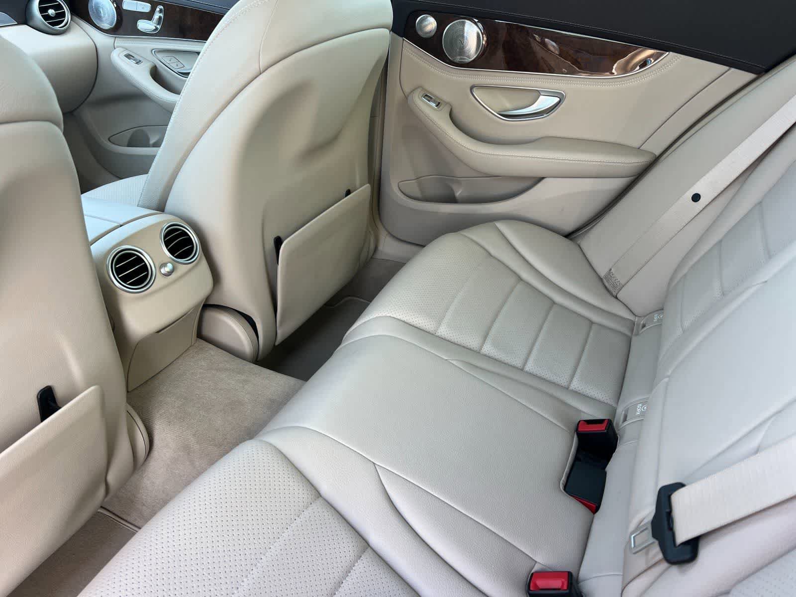 Used 2015 Mercedes-Benz C 300 4MATIC Sedan image 5