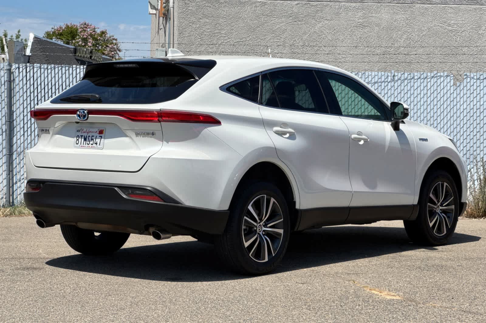 Certified 2021 Toyota Venza LE w/ Carpet Mat Package (TMS) AWD/4WD image 3