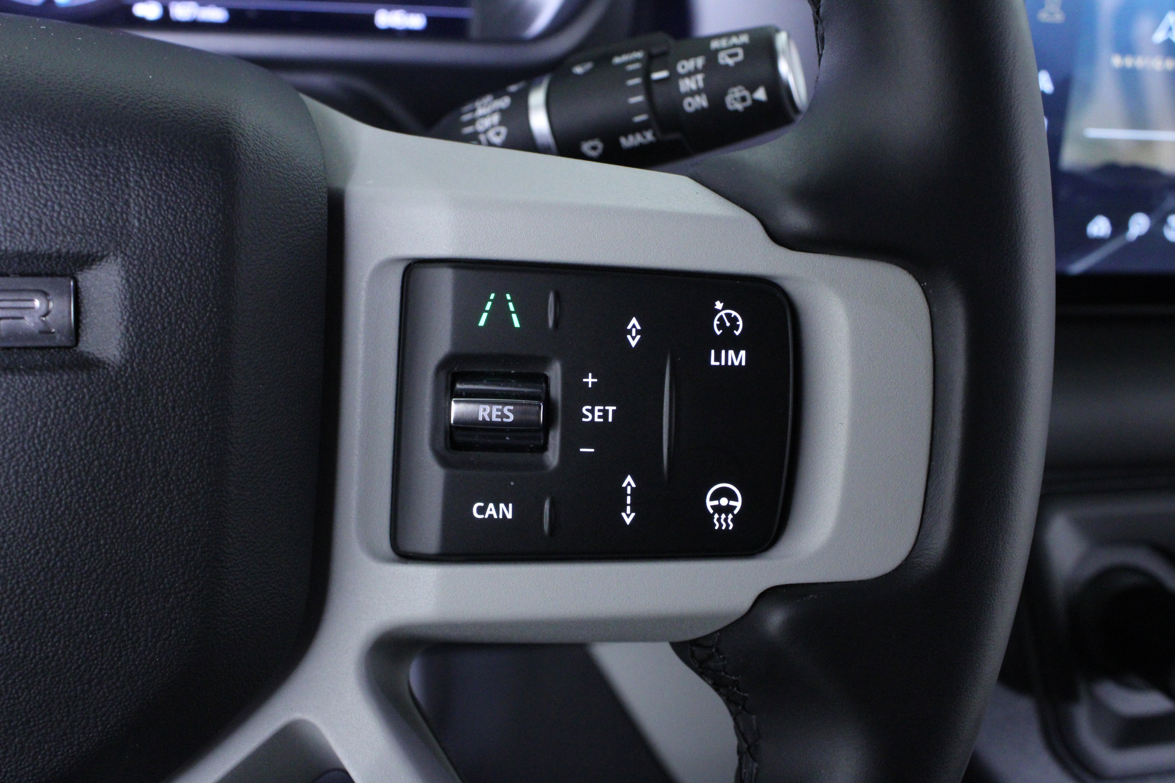 Used 2024 Land Rover Defender 110 S image 23