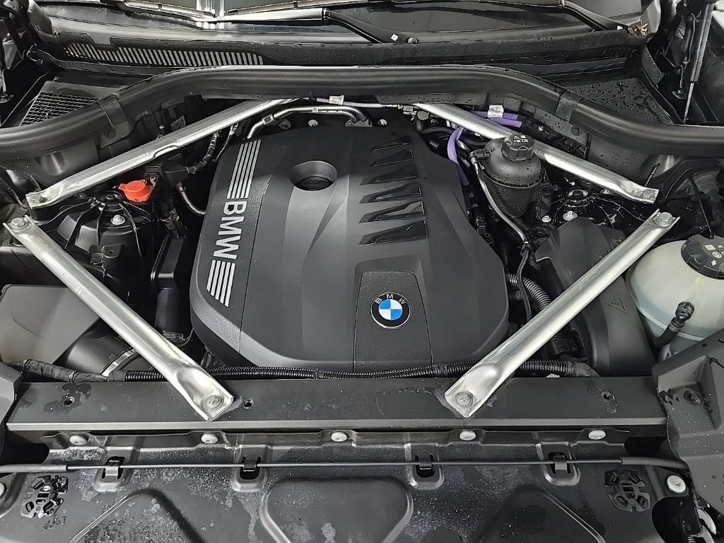 Used 2025 BMW X5 xDrive40i w/ Premium Package image 13