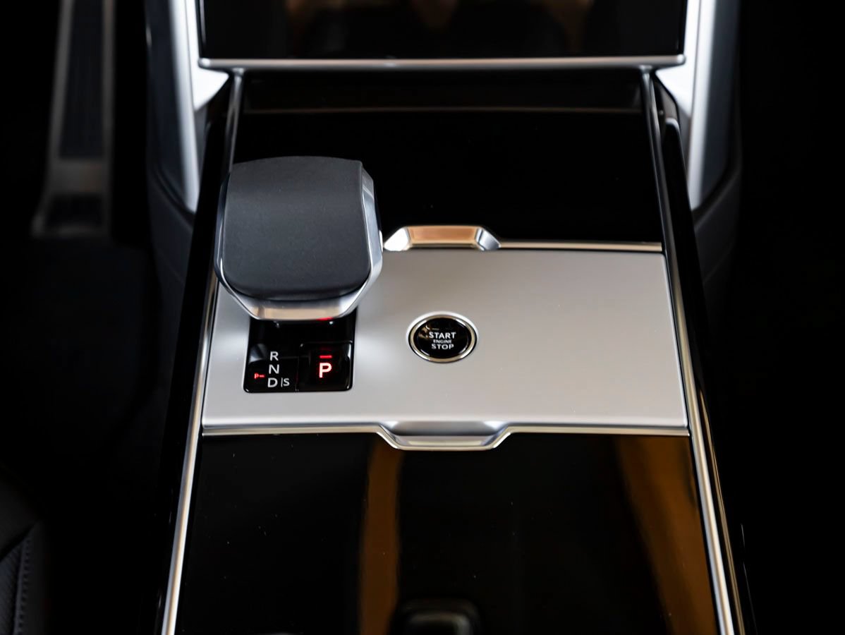 New 2026 Land Rover Range Rover SE AWD/4WD image 19