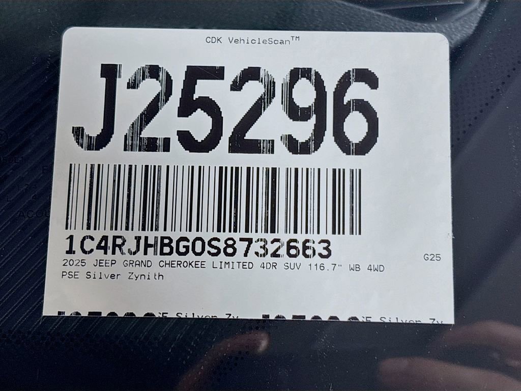 New 2025 Jeep Grand Cherokee Limited w/ Luxury Tech Group II image 26