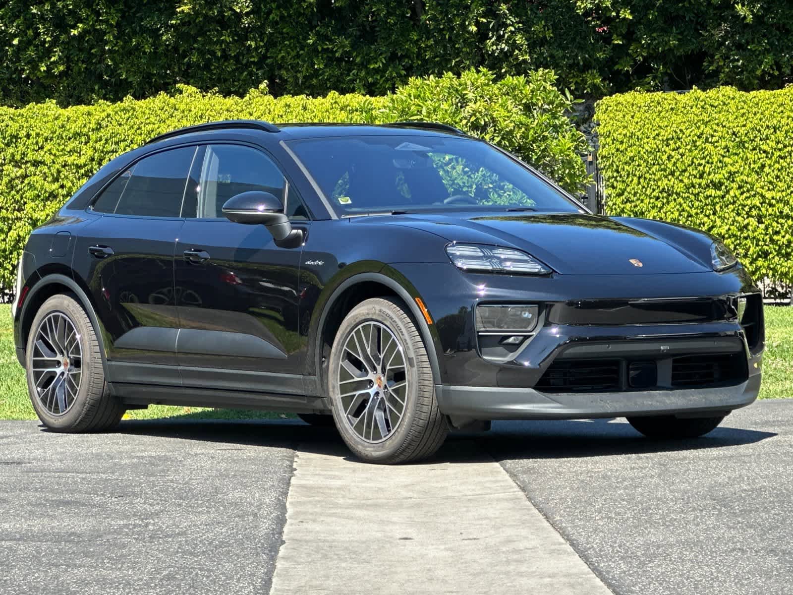 New 2026 Porsche Macan Electric RWD image 10