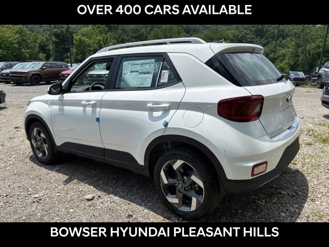New 2026 Hyundai Venue SEL FWD image 3