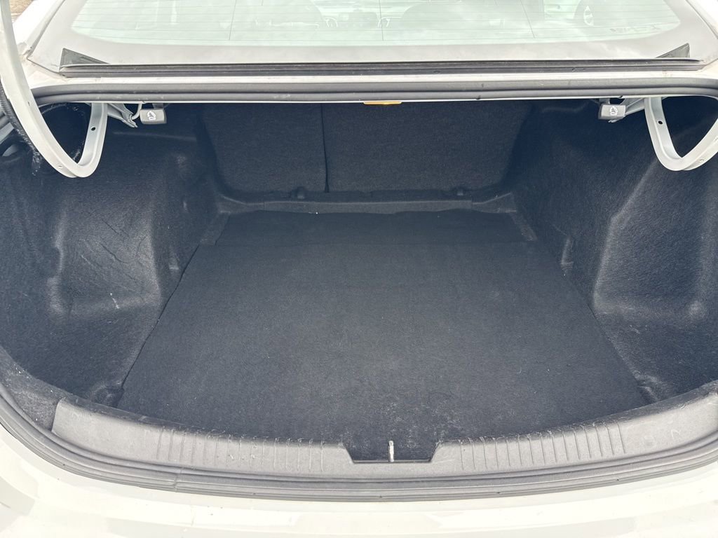 Used 2023 Chevrolet Malibu LS image 31