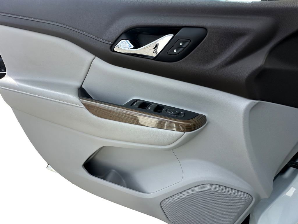 Used 2022 GMC Acadia SLE image 11