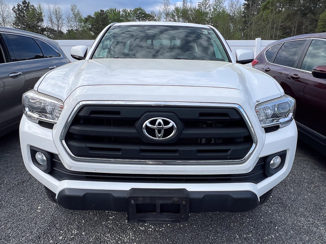 Used 2016 Toyota Tacoma SR5 RWD image 8