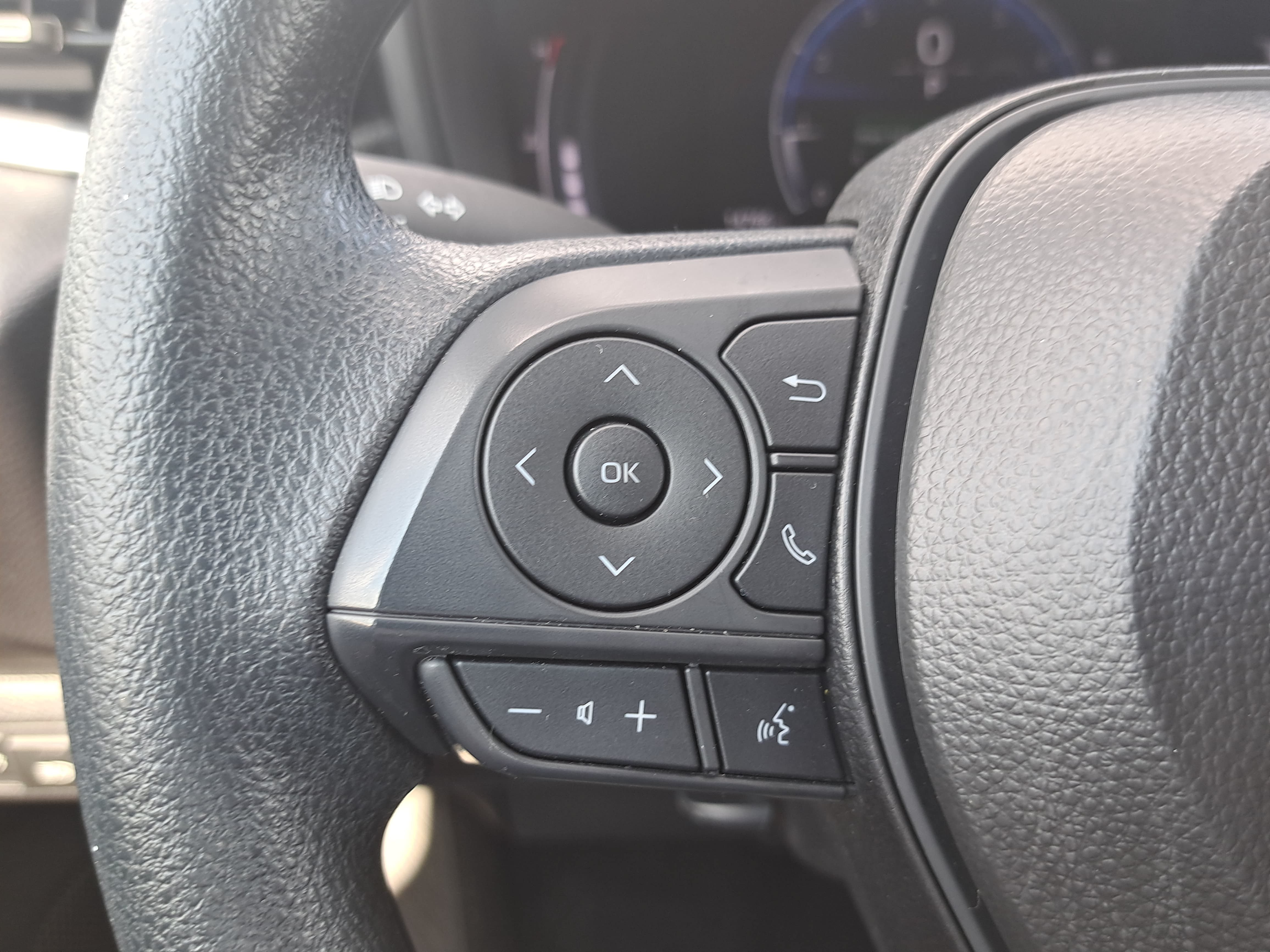 Used 2026 Toyota Corolla LE FWD image 17