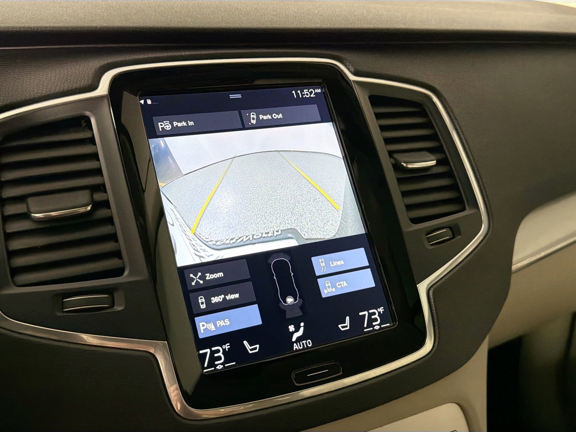 Used 2017 Volvo XC90 T6 Momentum w/ Vision Package image 16