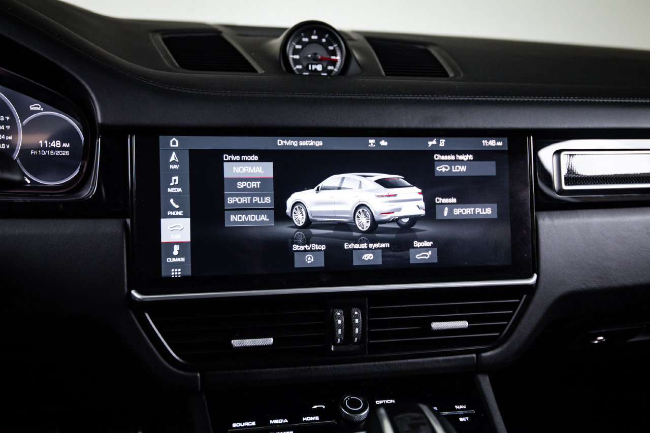 Certified 2020 Porsche Cayenne Turbo AWD/4WD image 18