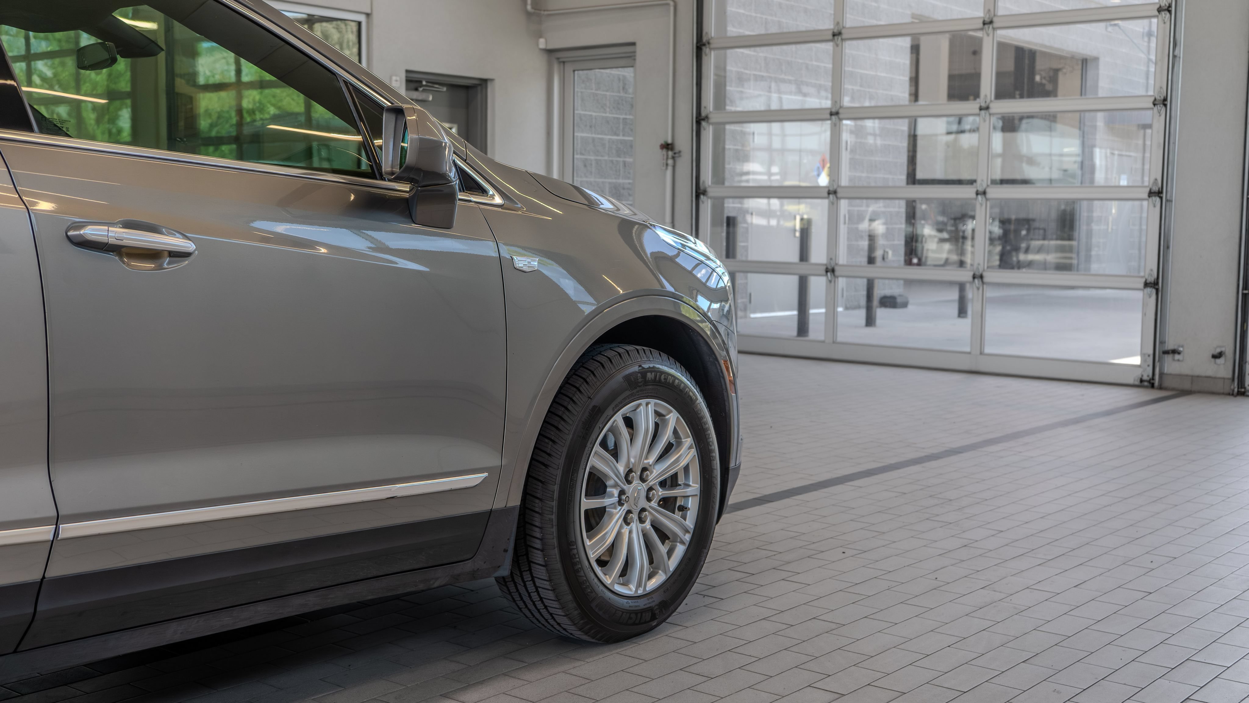 Used 2018 Cadillac XT5 FWD w/ LPO, Wheel Lock Package image 30