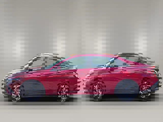 Used 2025 Hyundai Elantra SEL image 8