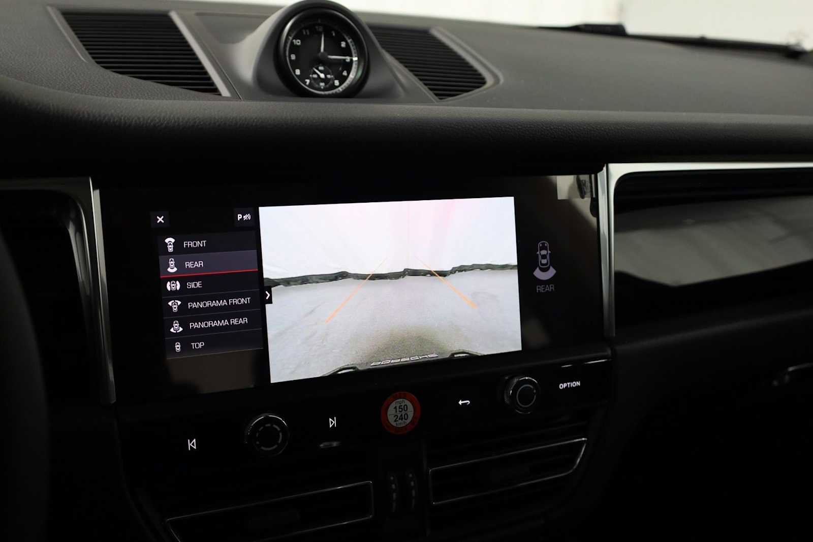 New 2026 Porsche Macan image 34