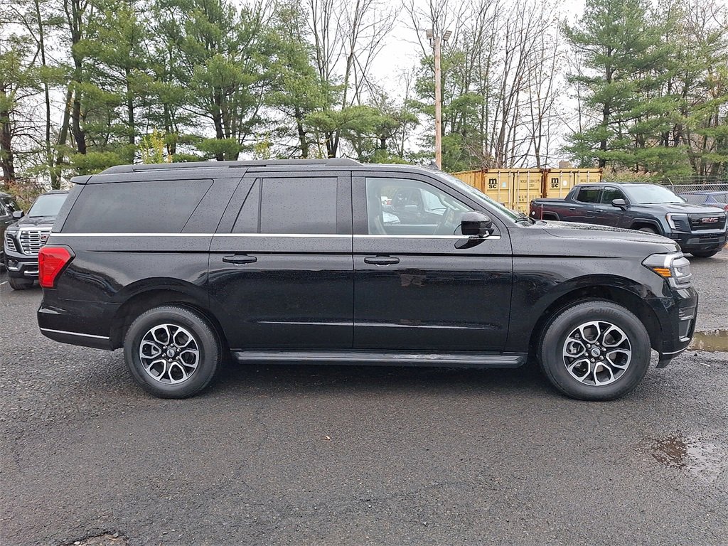 Used 2024 Ford Expedition Max XLT image 7