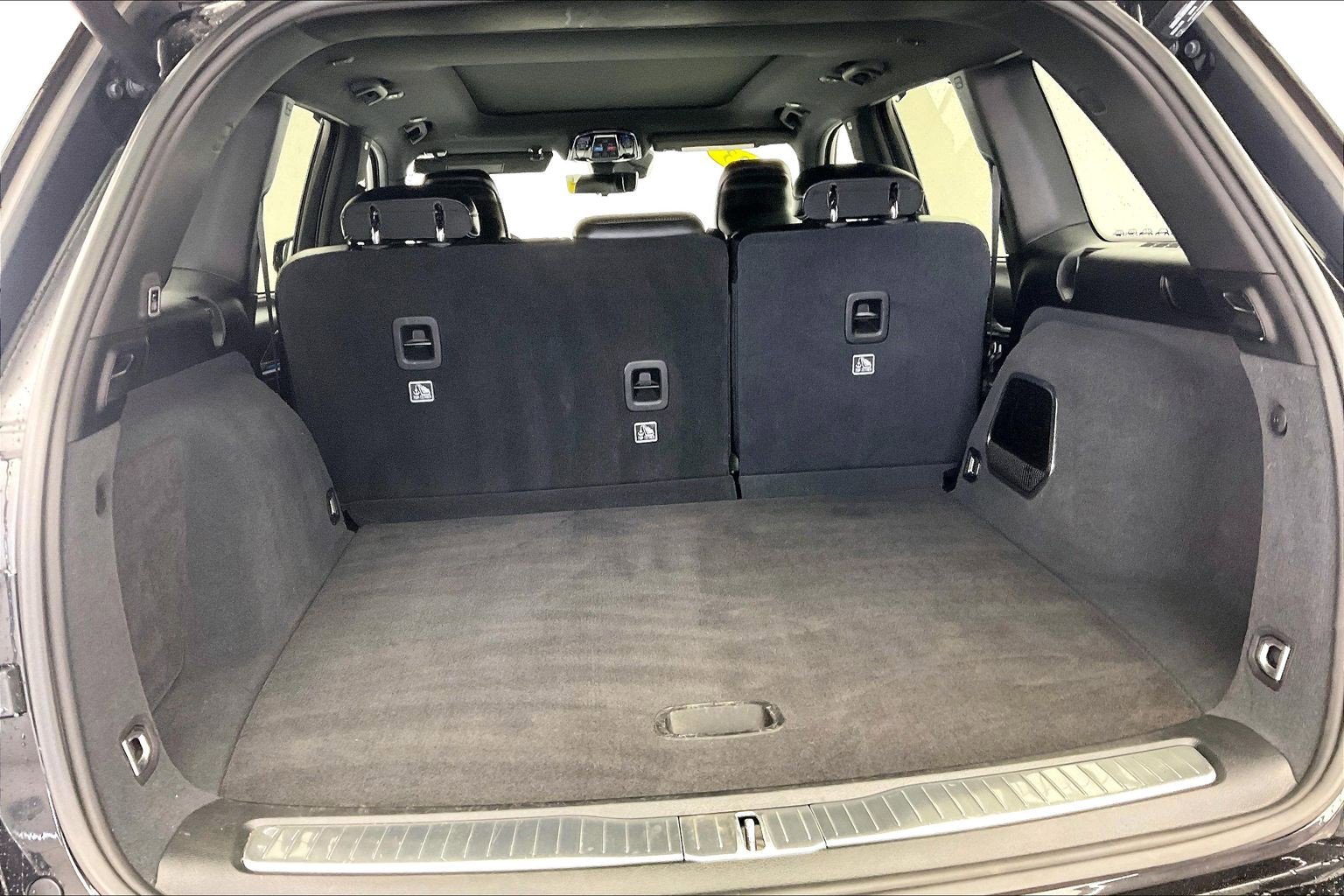 Used 2023 Jeep Grand Cherokee Overland w/ Advanced Protech Group III AWD/4WD image 27