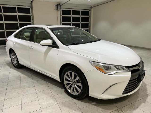 Used 2017 Toyota Camry XLE FWD image 7