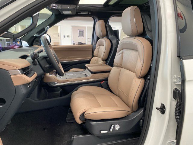 New 2027 Lincoln Navigator L Black Label AWD/4WD image 21