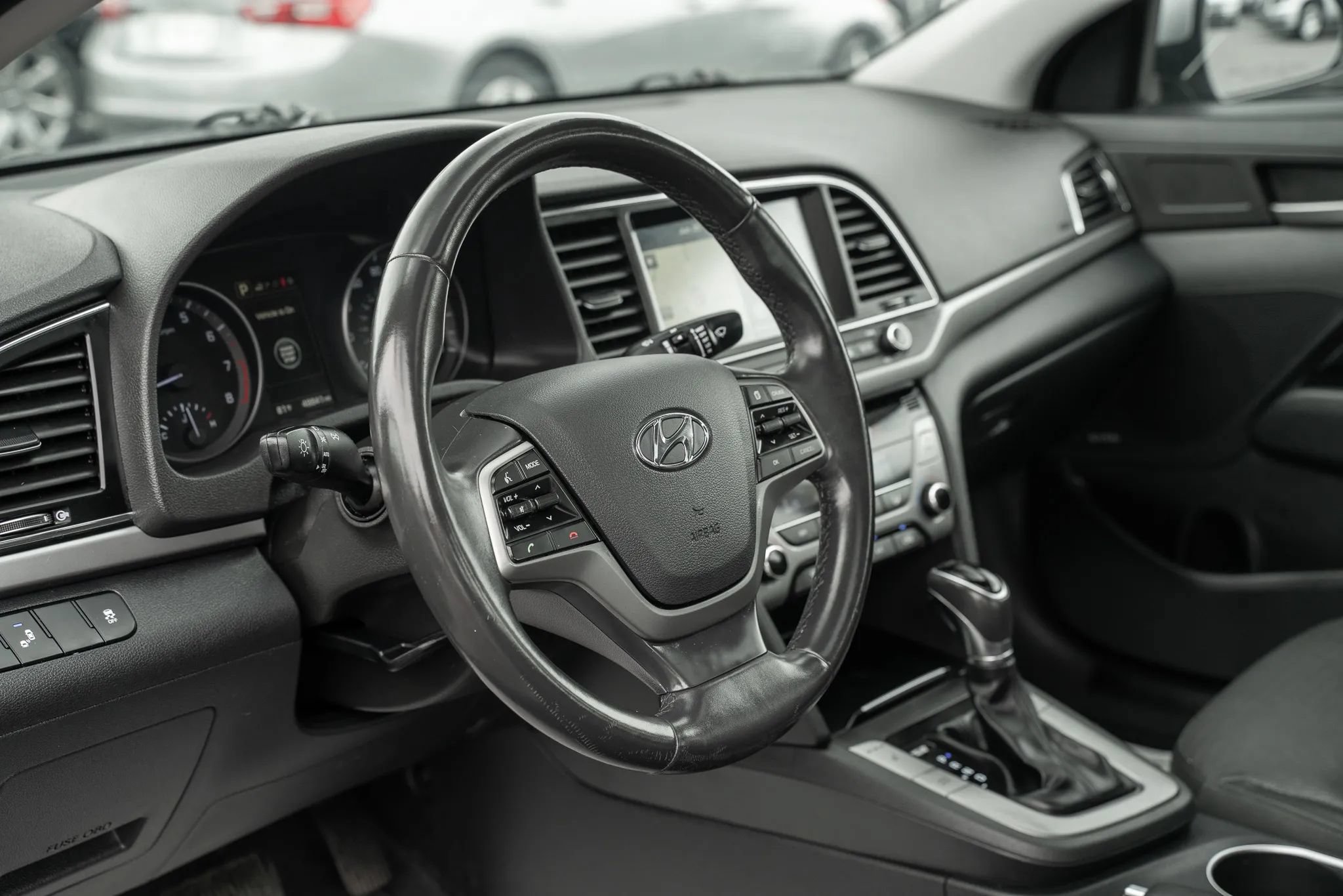 Used 2017 Hyundai Elantra Limited w/ Limited Tech Package 04 FWD image 12