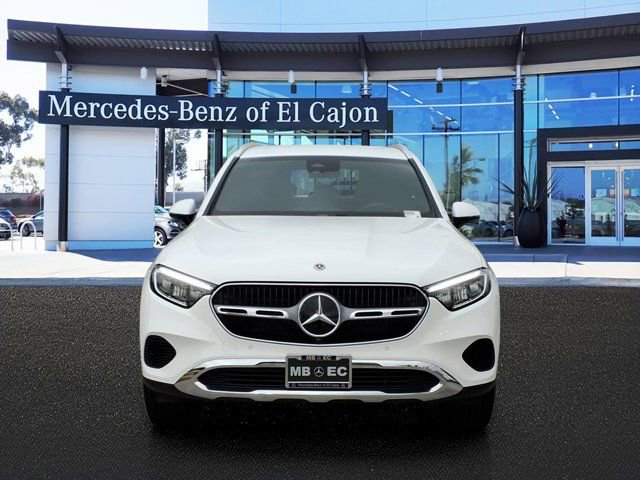 Used 2025 Mercedes-Benz GLC 300 image 2
