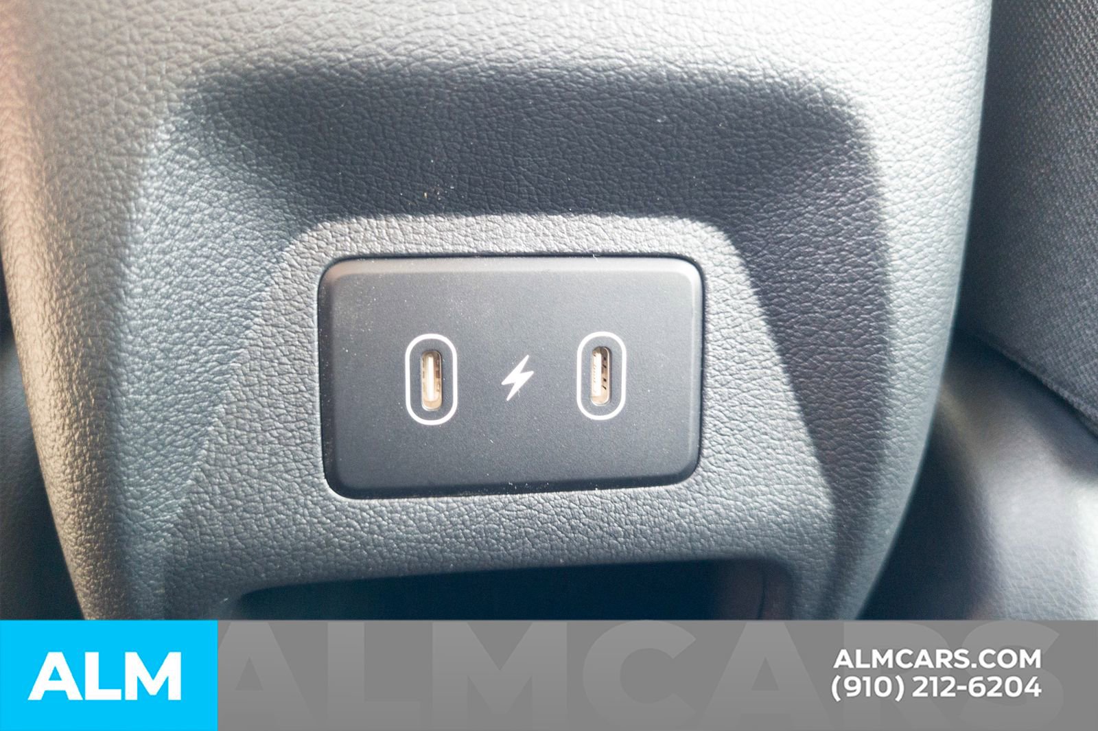 Used 2025 Hyundai Venue SEL image 22