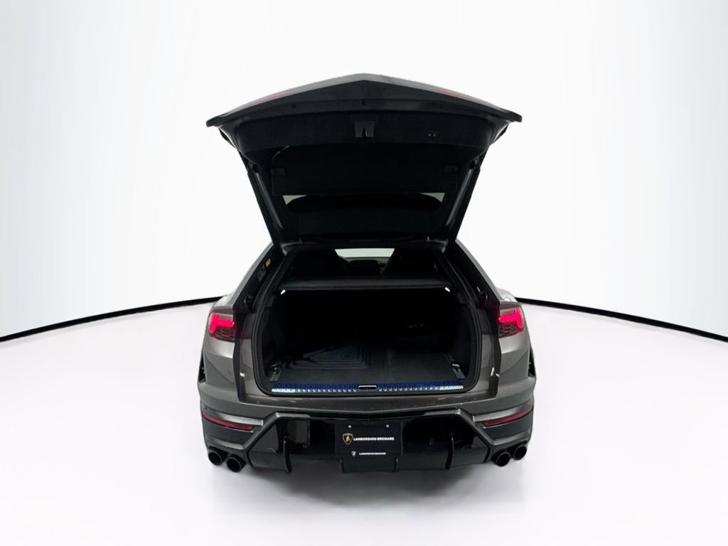 Used 2025 Lamborghini Urus Performante AWD/4WD image 29