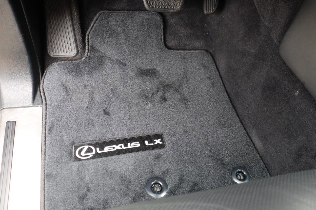 Used 2015 Lexus LX 570 4WD image 85