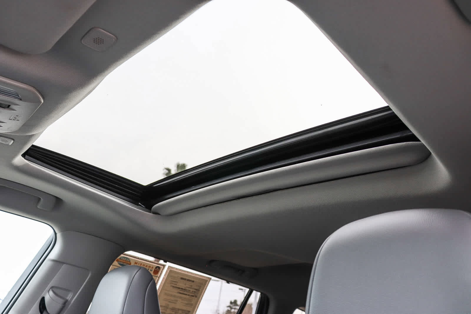 Used 2023 Toyota Highlander XLE image 28