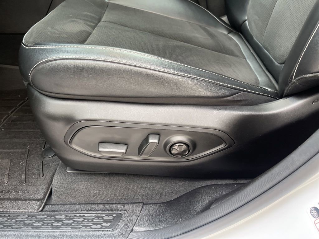 Used 2024 Jeep Grand Cherokee Altitude image 19