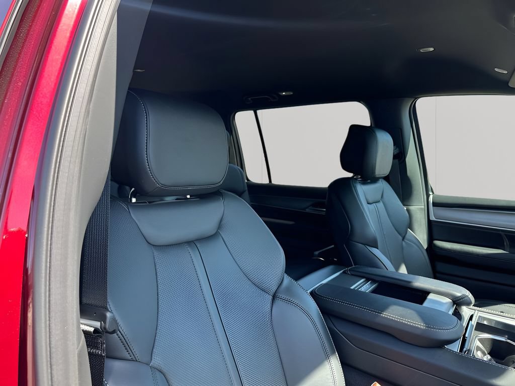New 2026 Jeep Grand Wagoneer Limited AWD/4WD image 18