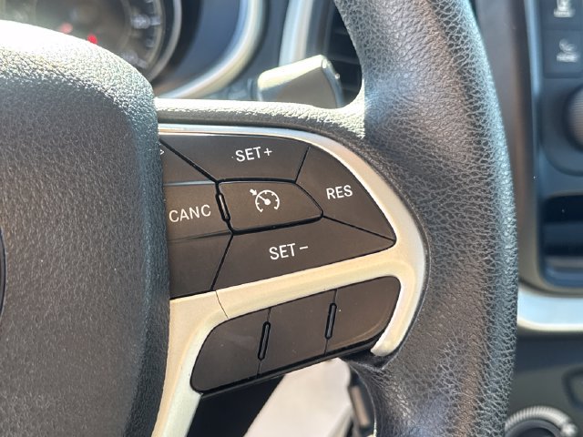 Used 2014 Jeep Cherokee Sport FWD image 31
