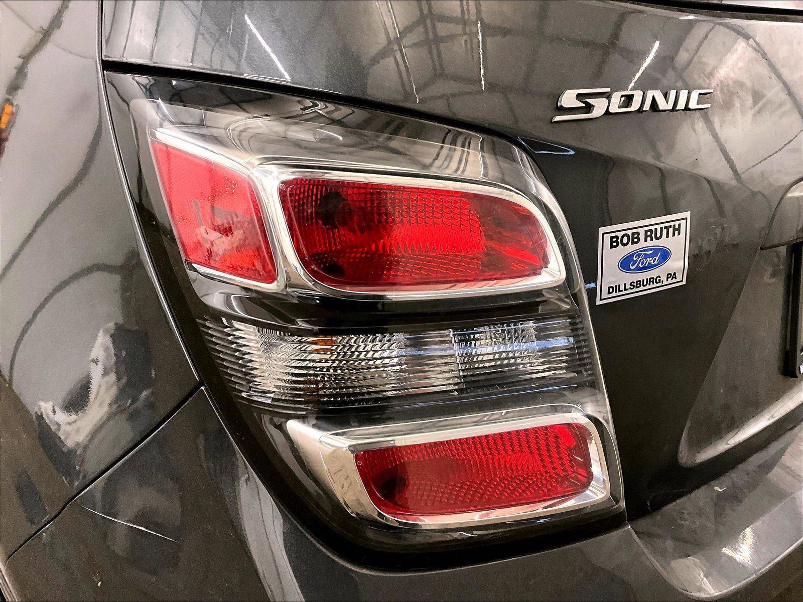 Used 2017 Chevrolet Sonic Premier image 28