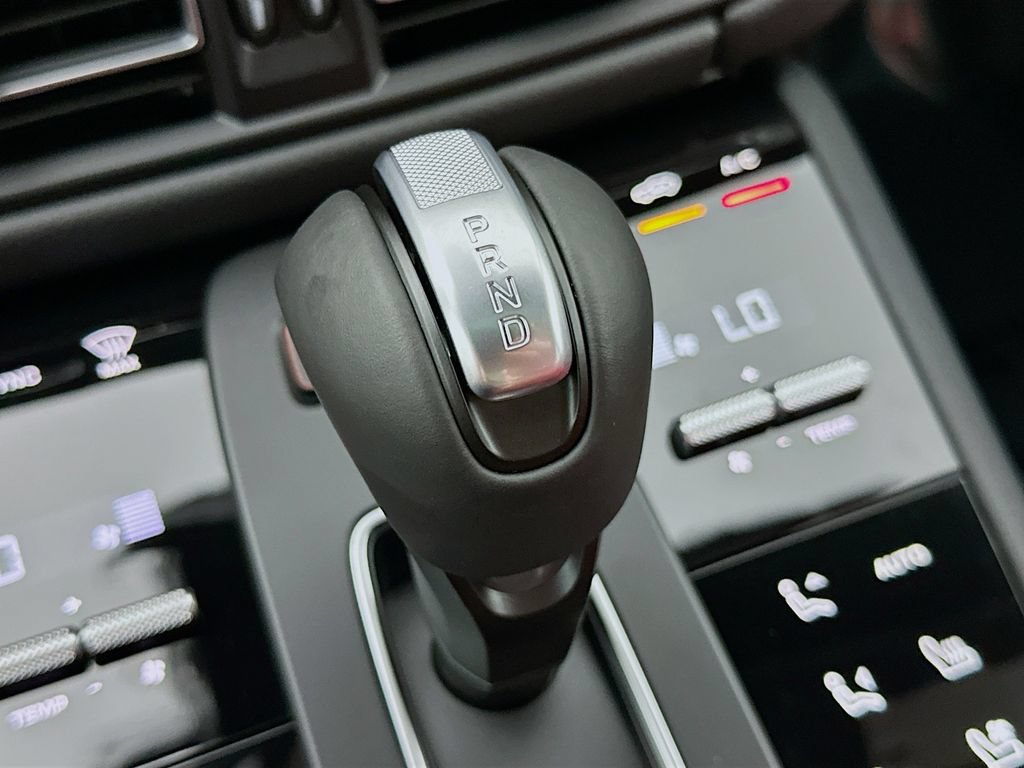 New 2026 Porsche Macan Turbo AWD/4WD image 19