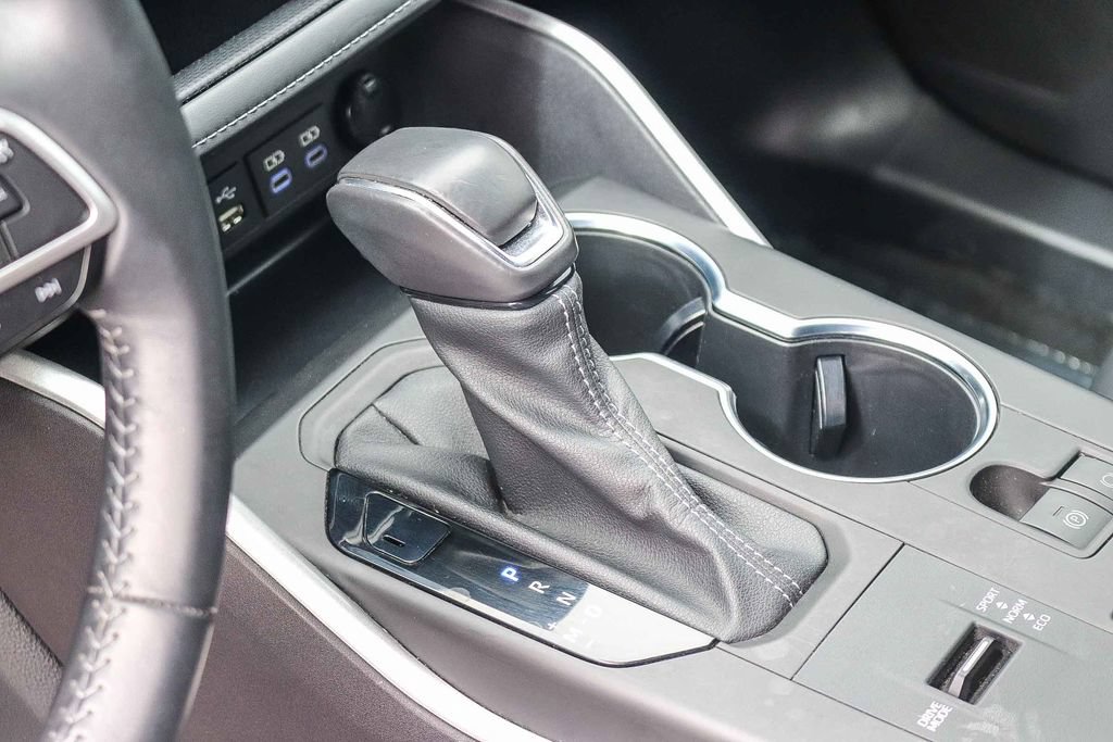 Used 2022 Toyota Highlander XSE FWD image 24