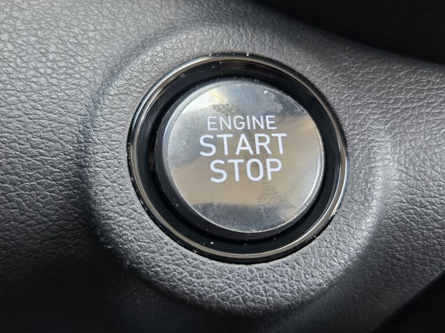 Certified 2025 Hyundai Venue SEL FWD image 23