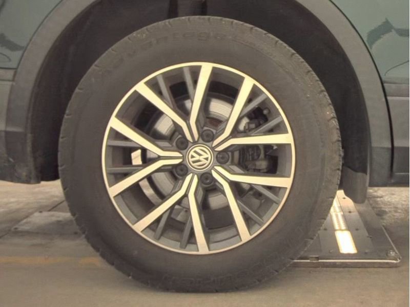 Used 2019 Volkswagen Tiguan SE image 14