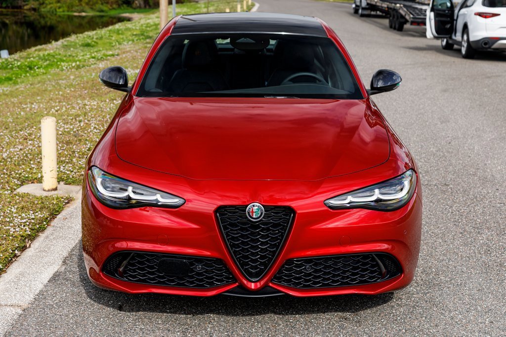 New 2025 Alfa Romeo Giulia AWD w/ Driving Assist Package image 8