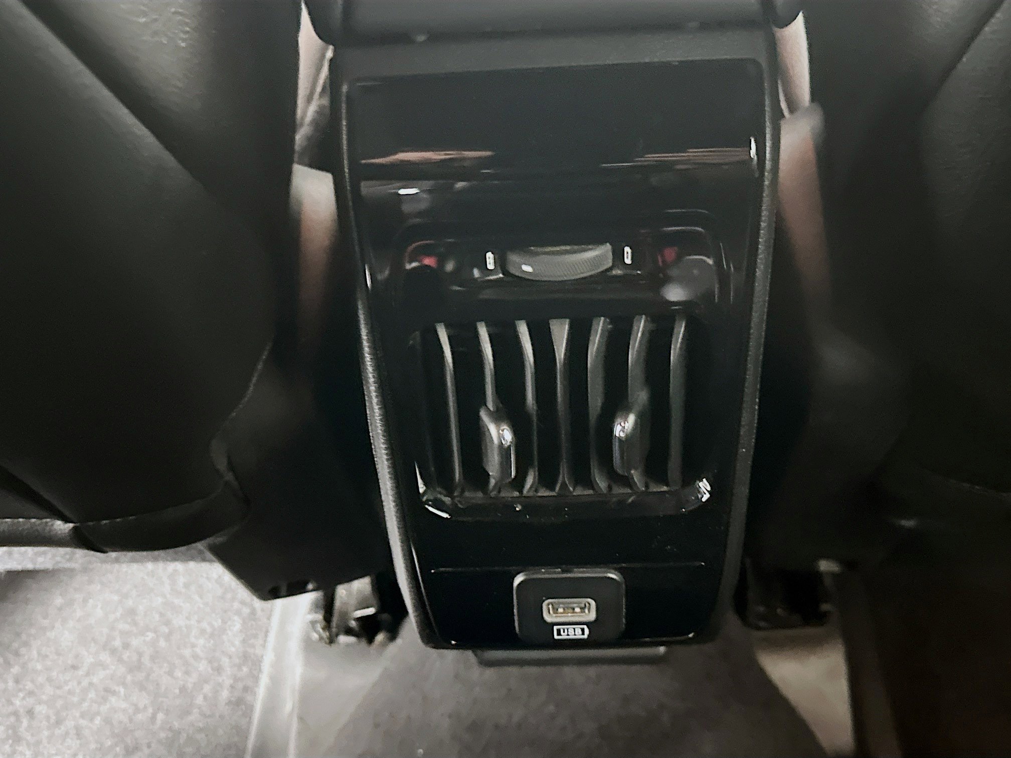 Used 2025 Jeep Compass Limited image 26