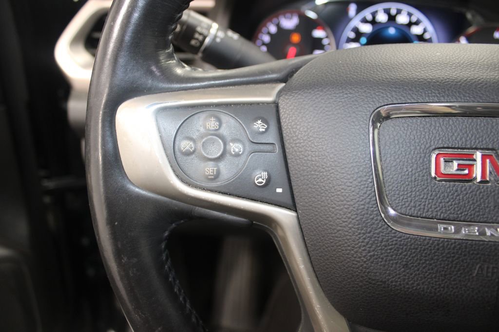 Used 2017 GMC Acadia Denali image 28