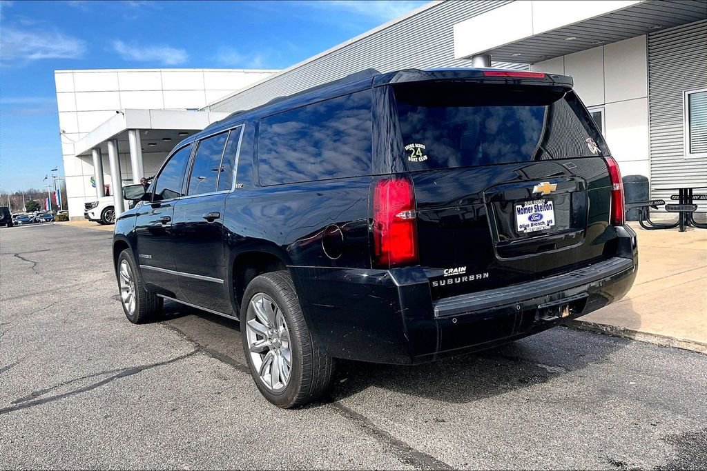 Used 2016 Chevrolet Suburban LT image 3