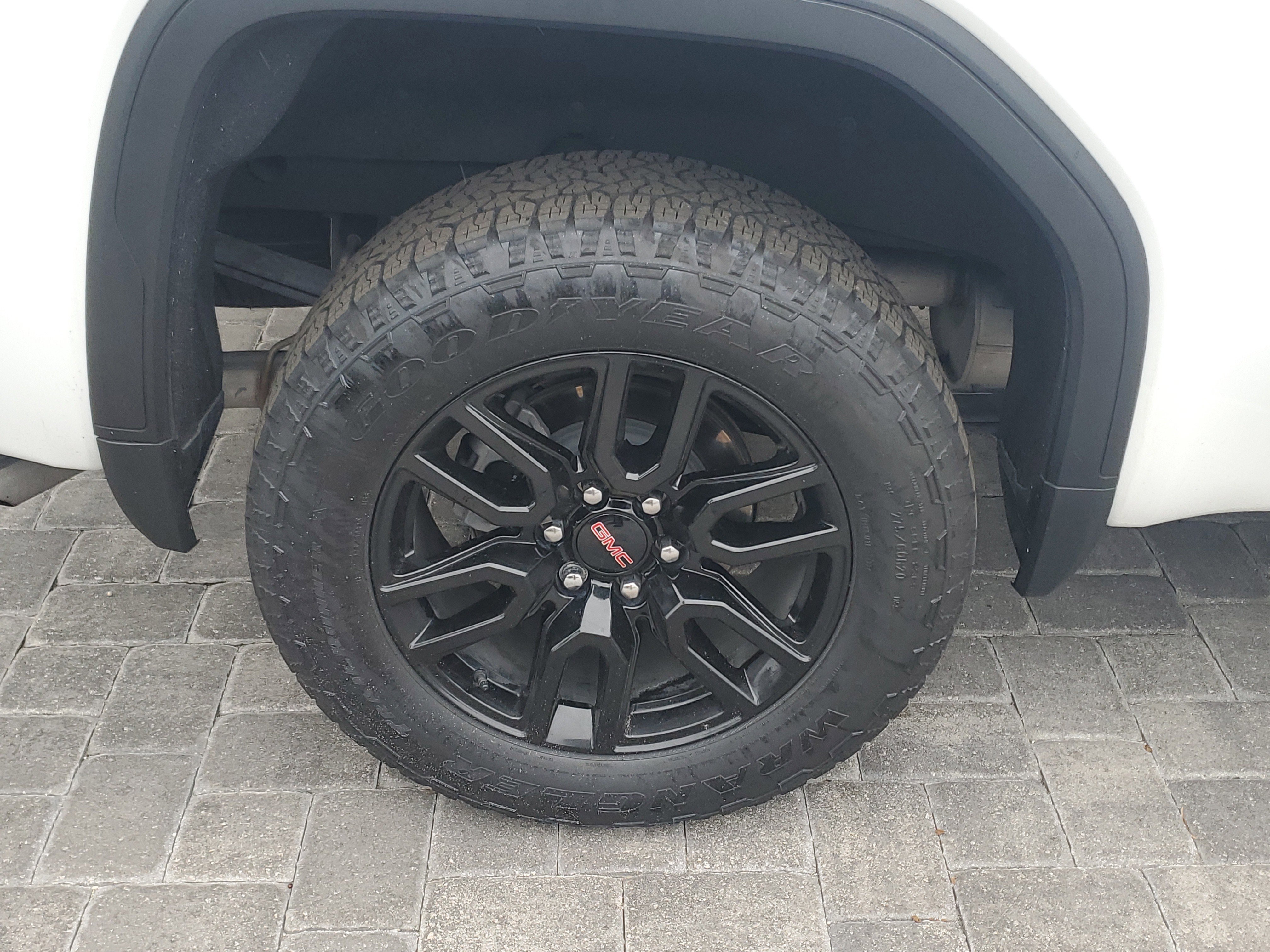 Used 2024 GMC Sierra 1500 Elevation w/ LPO, Elevation Black Package image 9