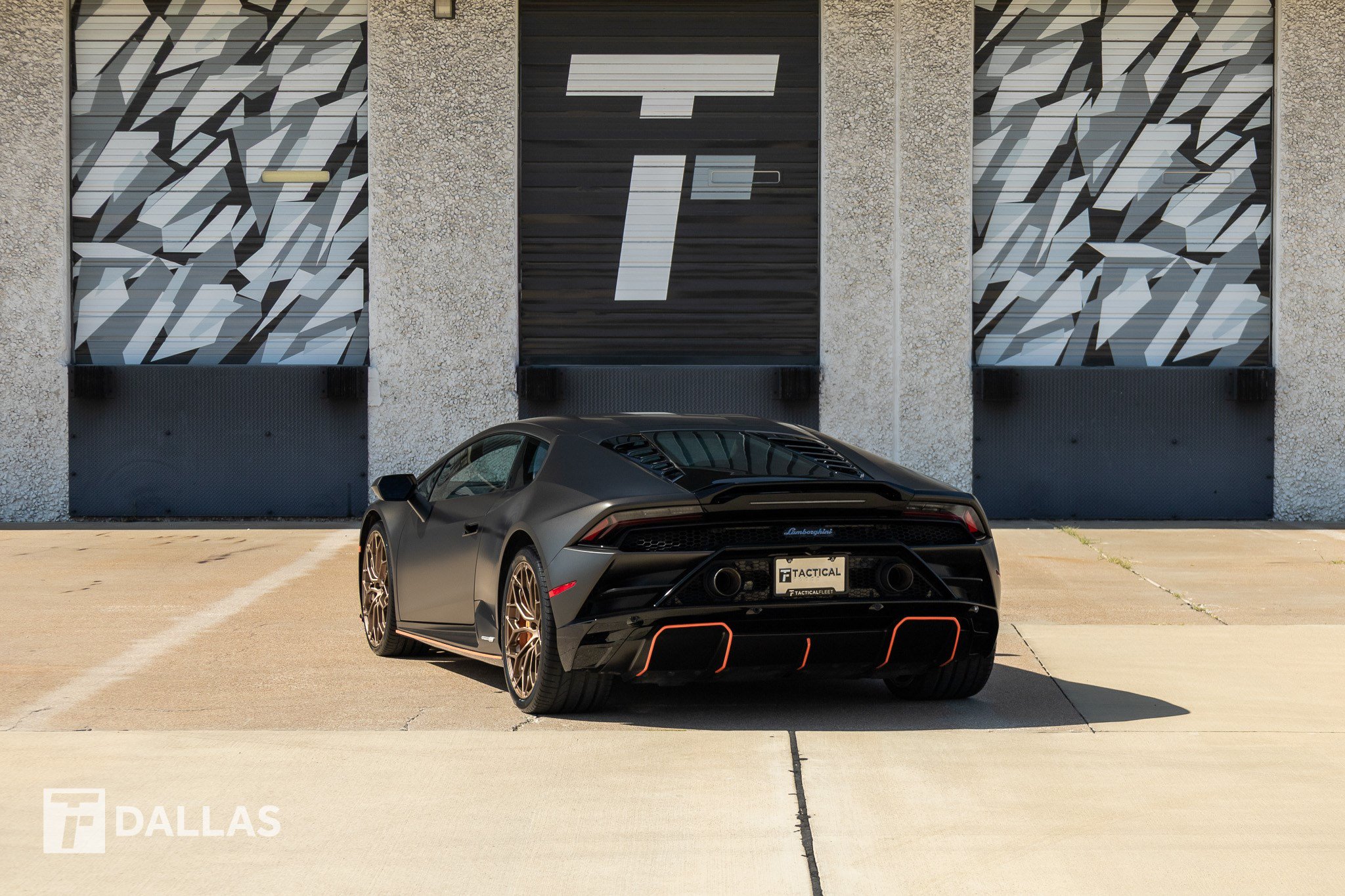 Used 2022 Lamborghini Huracan EVO RWD image 11