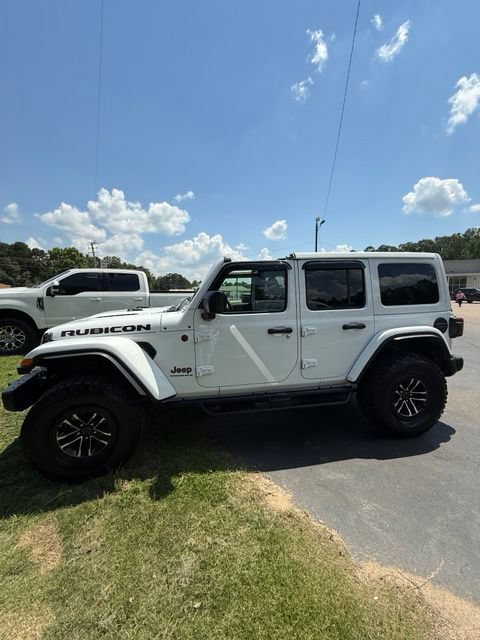 Used 2024 Jeep Wrangler Unlimited Rubicon AWD/4WD image 4