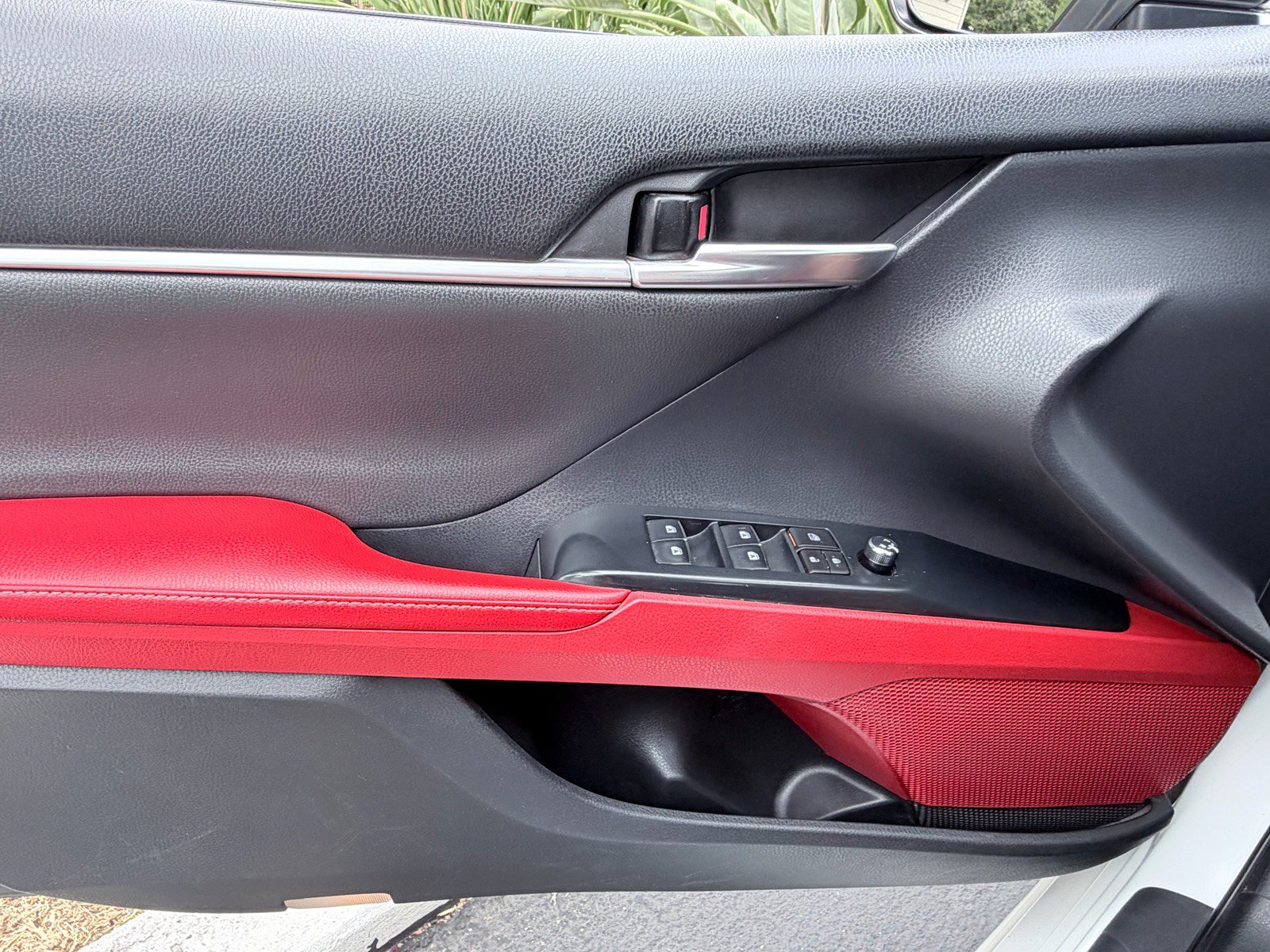 Used 2019 Toyota Camry XSE FWD image 18