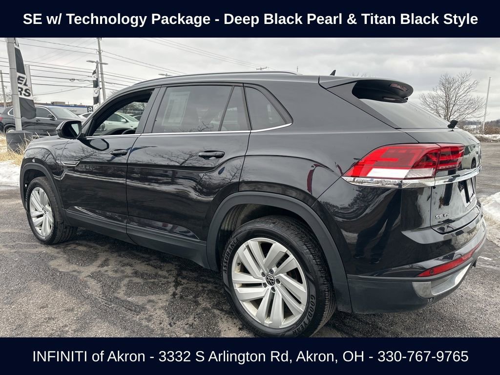 Used 2022 Volkswagen Atlas Cross Sport SE image 9