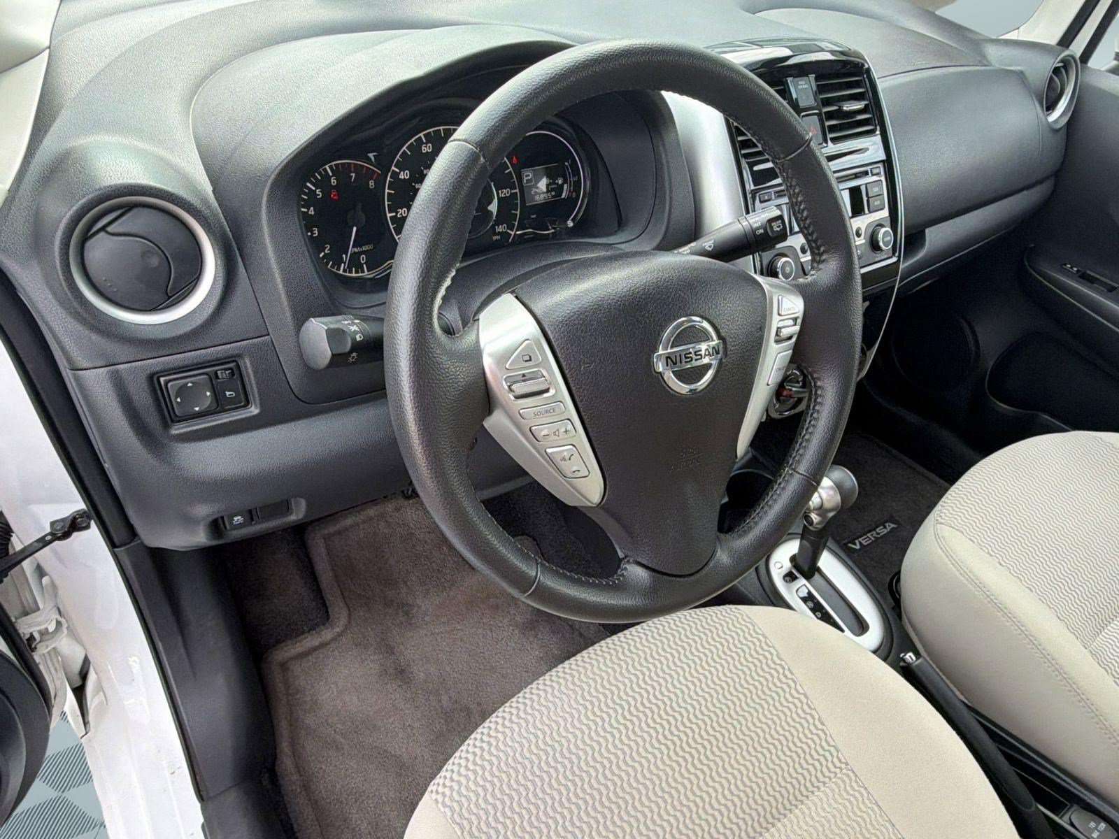 Used 2015 Nissan Versa Note SV FWD image 4